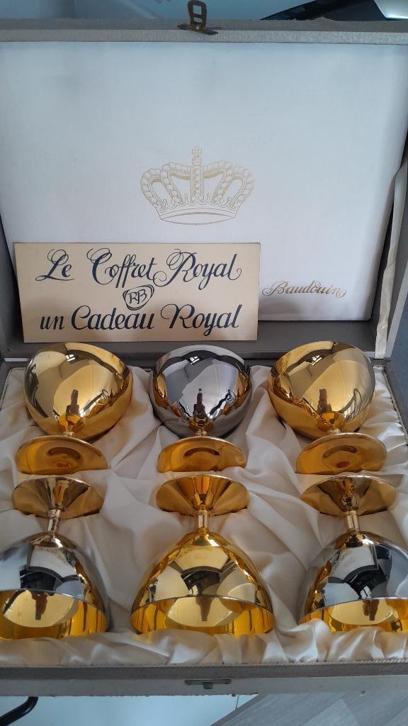 Roi Baudouin coffret coupes du Mariage en 1960, Collections, Verres & Petits Verres, Enlèvement ou Envoi, Neuf, Autres types