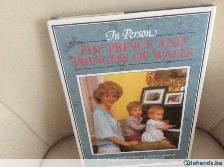 Prinses DIANA     and princess of wales...., Ophalen of Verzenden, Gelezen