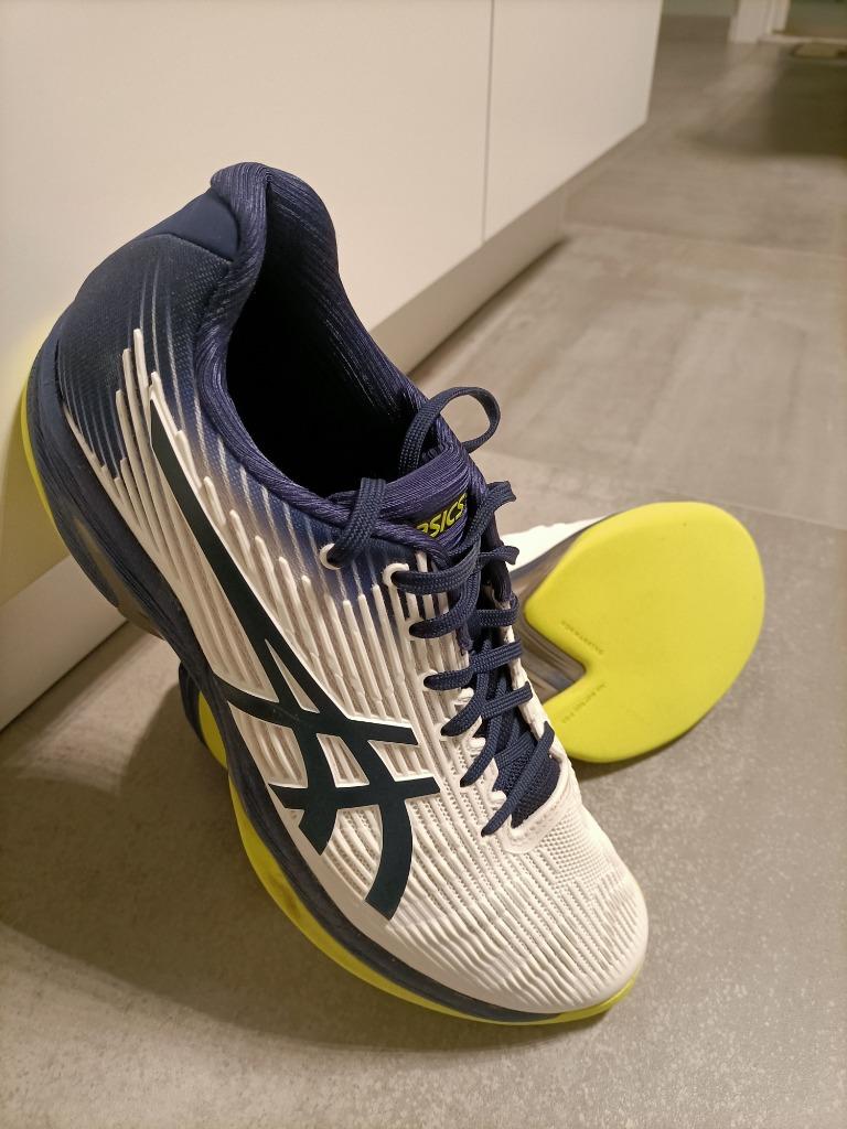 Tennisschoenen tapijt Asics EU 42, Sport en Fitness, Tennis, Ophalen, Zo goed als nieuw, Schoenen, Overige merken