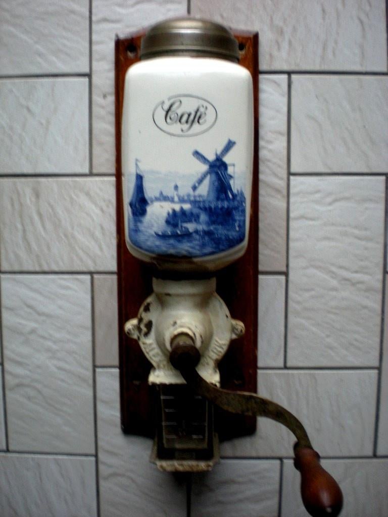 Moulin à café mural  (Alexander) Nr 2, Antiquités & Art, Enlèvement ou Envoi