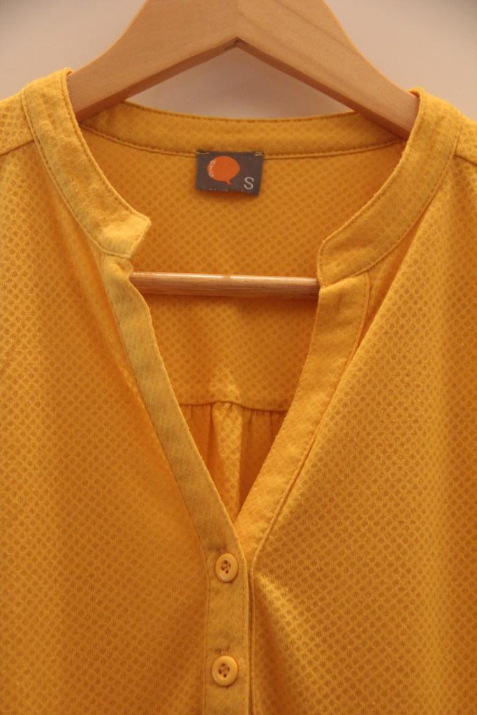 Top | Blouse WTG jaune ocre translucide S, Kleding | Dames, Topjes, Zo goed als nieuw, Maat 36 (S), Geel, Zonder mouw, Ophalen of Verzenden