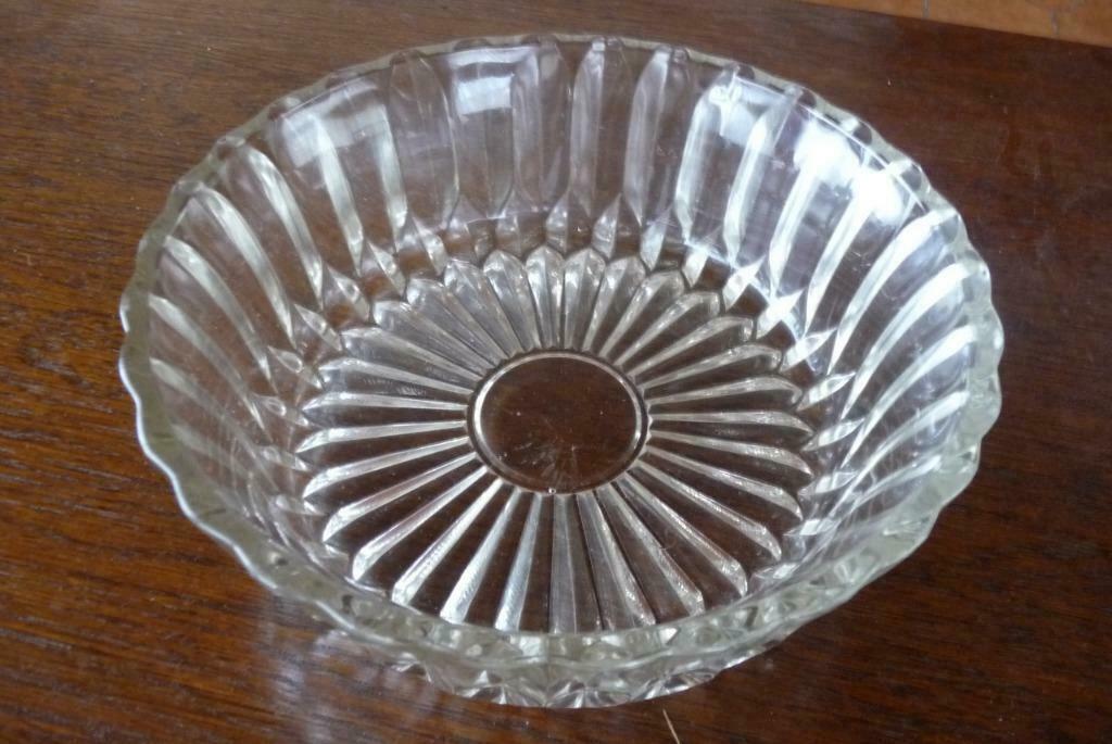 Slakom met 5 sauskommetjes glas, Huis en Inrichting, Ophalen of Verzenden, Nieuw, Glas, Kom(men)