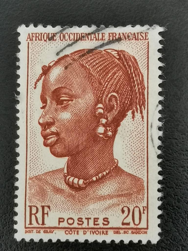 Frans West-Afrika 1947 - jonge Peulh vrouw uit Ivoorkust, Ophalen of Verzenden, Overige landen, Gestempeld