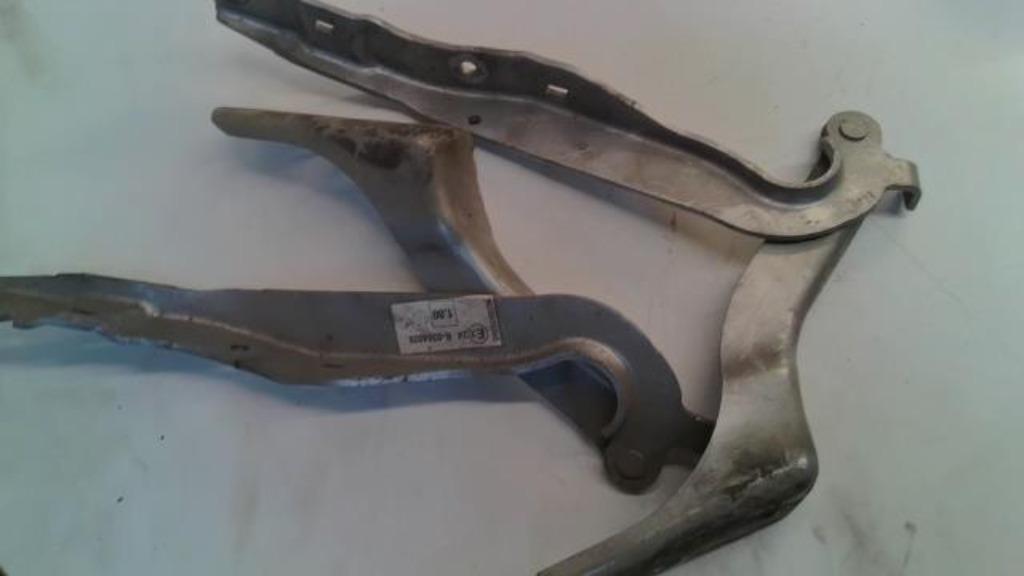 Charnière de capot Peugeot 308 SW 1.6HDi 66kw 2008-2011, Enlèvement, Utilisé, Peugeot