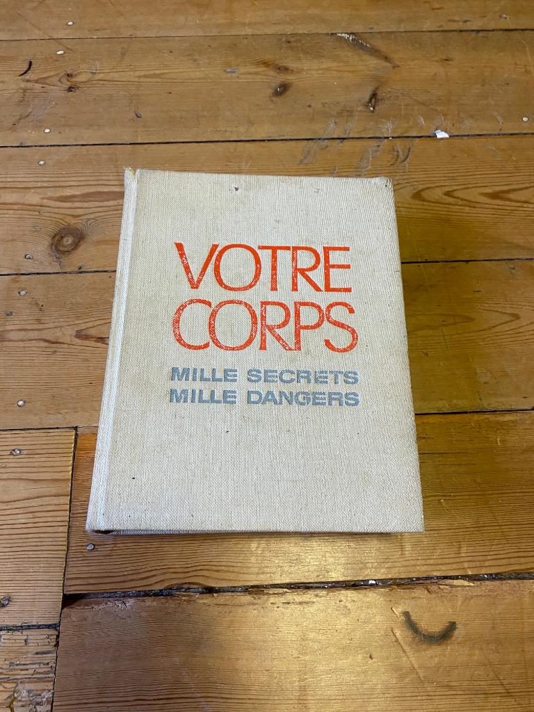 Votre corps - mille secrets - mille dangers, Boeken, Encyclopedieën, Ophalen of Verzenden, Gelezen, Medisch