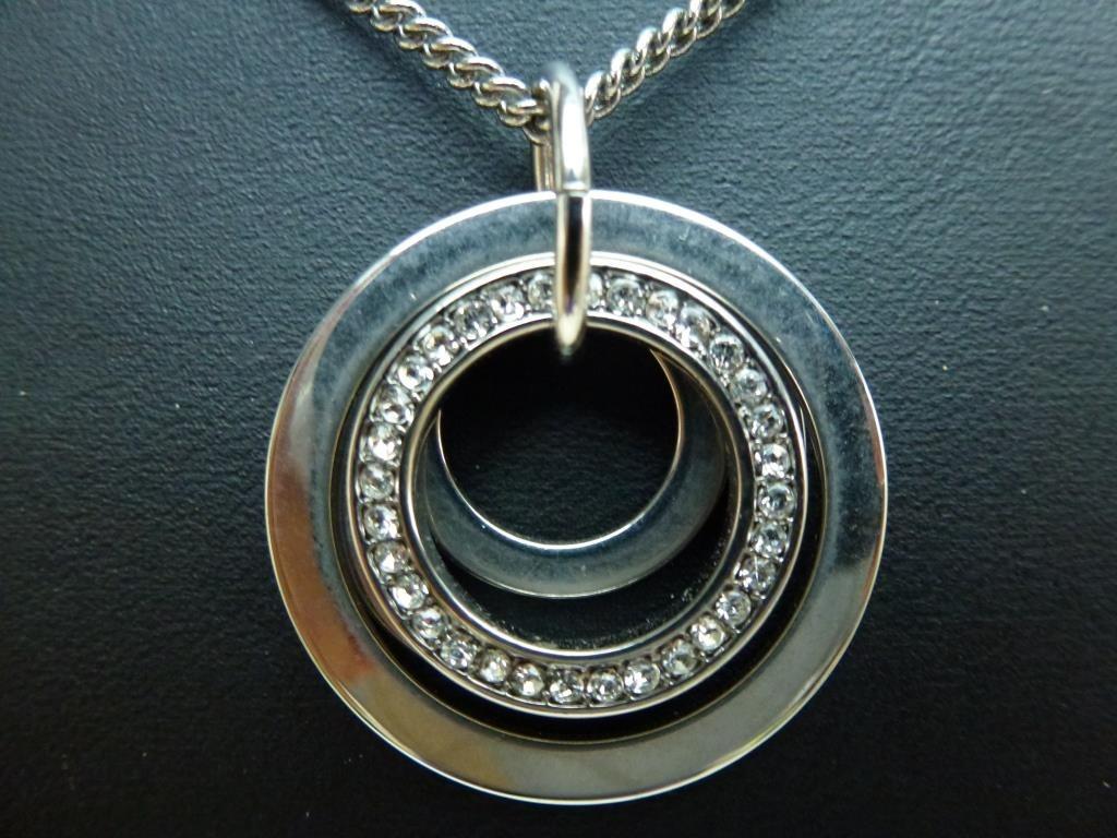 Collier Dyrberg Kern avec 4 pendentifs dont un avec cristal, Enlèvement ou Envoi, Autres couleurs, Avec pendentif, Comme neuf