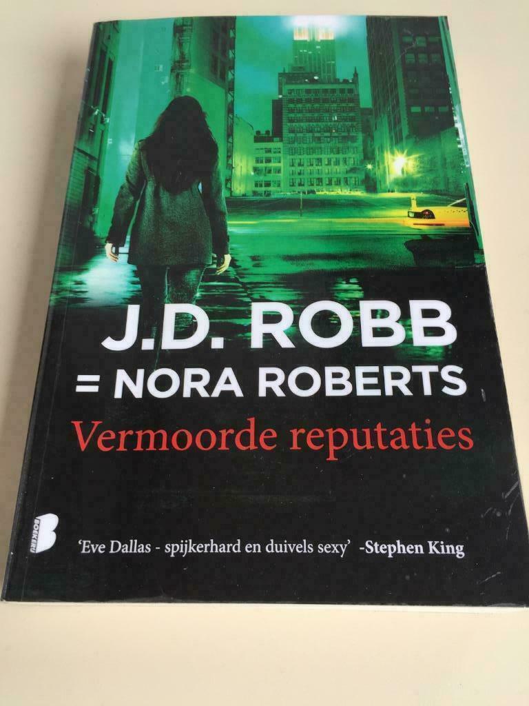 Boek / J. D . Robb / Nora Roberts - Vermoorde reputaties, Ophalen of Verzenden, Gelezen