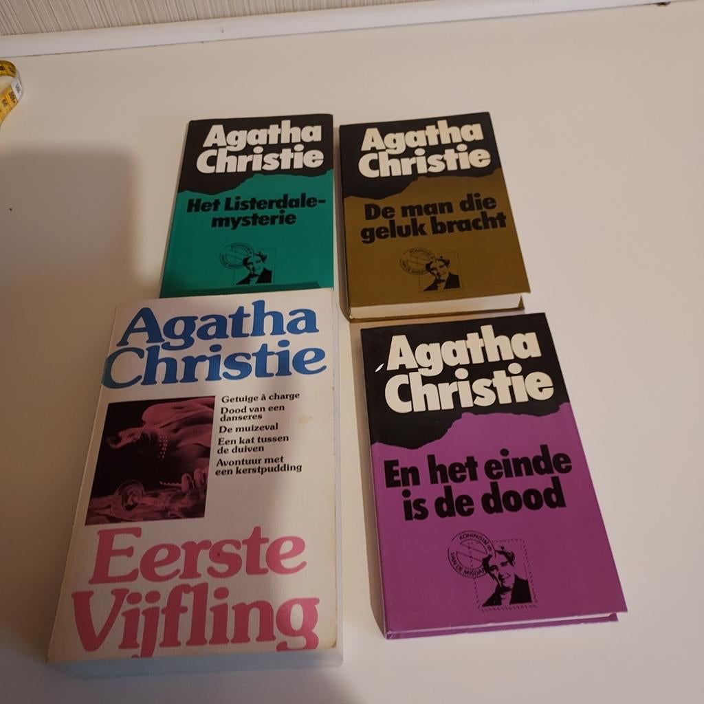 A. Christie + 1ste vijfling van Agatha Christie 3 eur, Boeken, Ophalen of Verzenden, Zo goed als nieuw