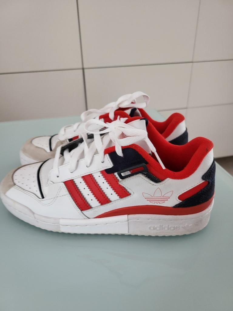 Baskets adidas, Enlèvement