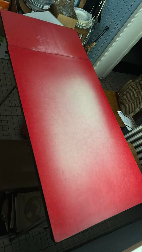 Retro tafel - kleur rood afgesleten door warmte ( strijken), Ophalen