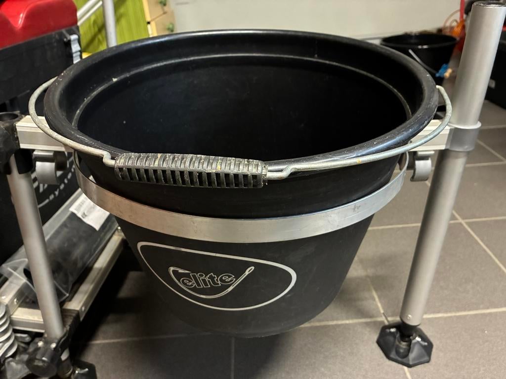 Fix2 emmersteun D26inclusief emmer, Ophalen, Zo goed als nieuw