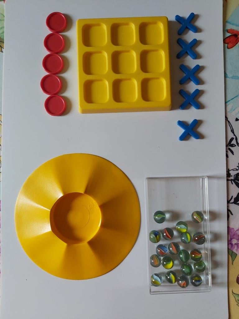 OXO spel en/of knikker spel, Hobby en Vrije tijd, Ophalen of Verzenden, Zo goed als nieuw