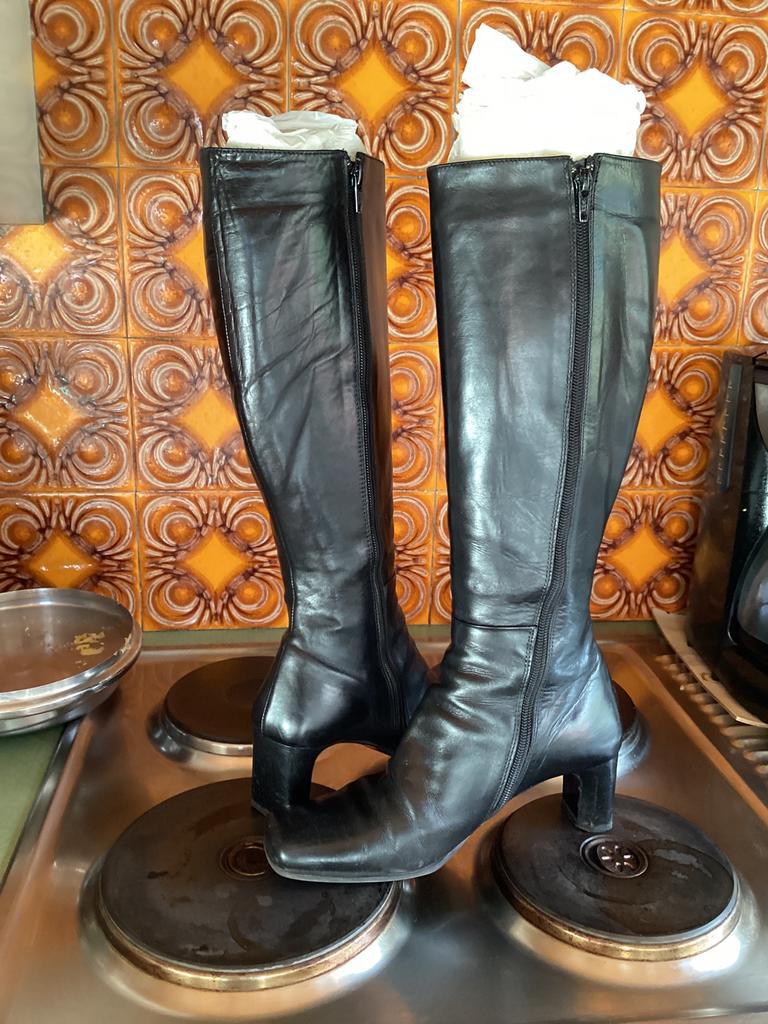 Chaussures en cuir noires pour femmes taille 37.50, Enlèvement ou Envoi, Comme neuf, Bottes hautes