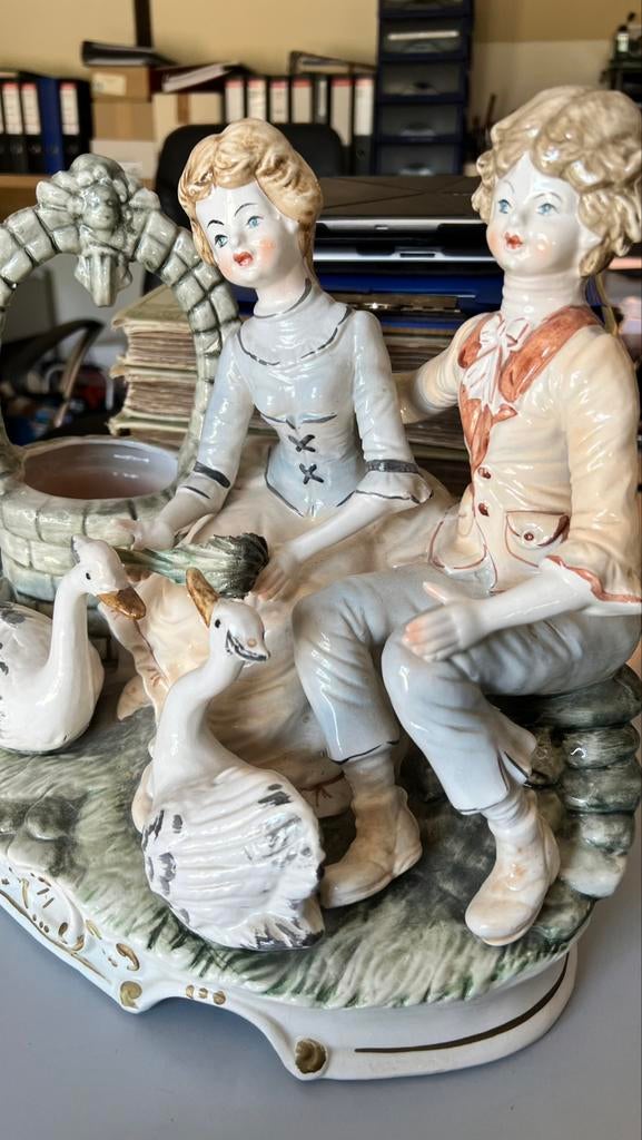 Statue en porcelaine de Capodimonte en parfait état, Enlèvement