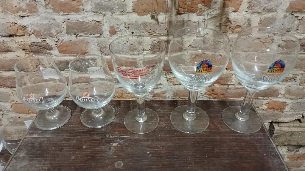 7 Verres Leffe Belle vue Bon secours Guiness Bass, Enlèvement, Comme neuf, Verre à bière