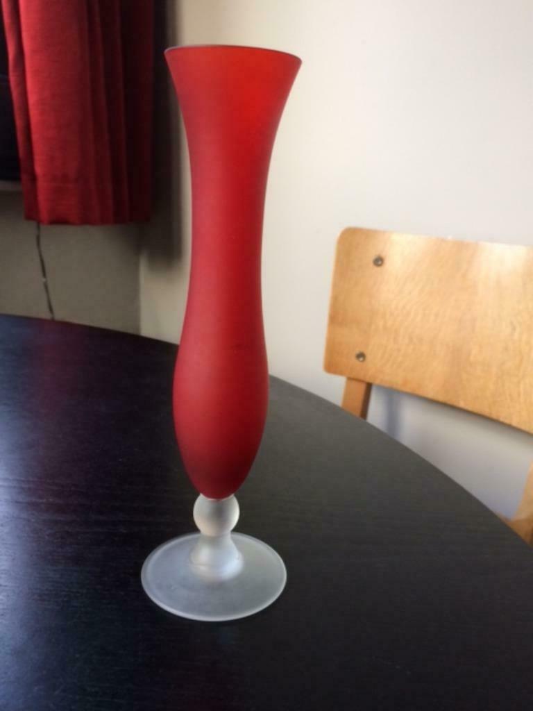vintage rood glazen vaasje, Huis en Inrichting, Ophalen, Zo goed als nieuw, Rood, Glas