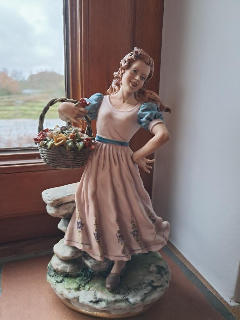 Statue Lady with basket of flowers Laurenz Enzo Arzeton, Collections, Statues & Figurines, Enlèvement