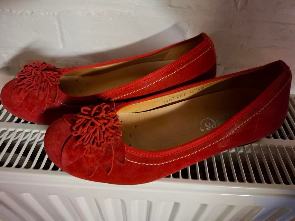 Damesschoenen en sandalen., Kleding | Dames, Ophalen of Verzenden, Zo goed als nieuw, Wit, Instappers