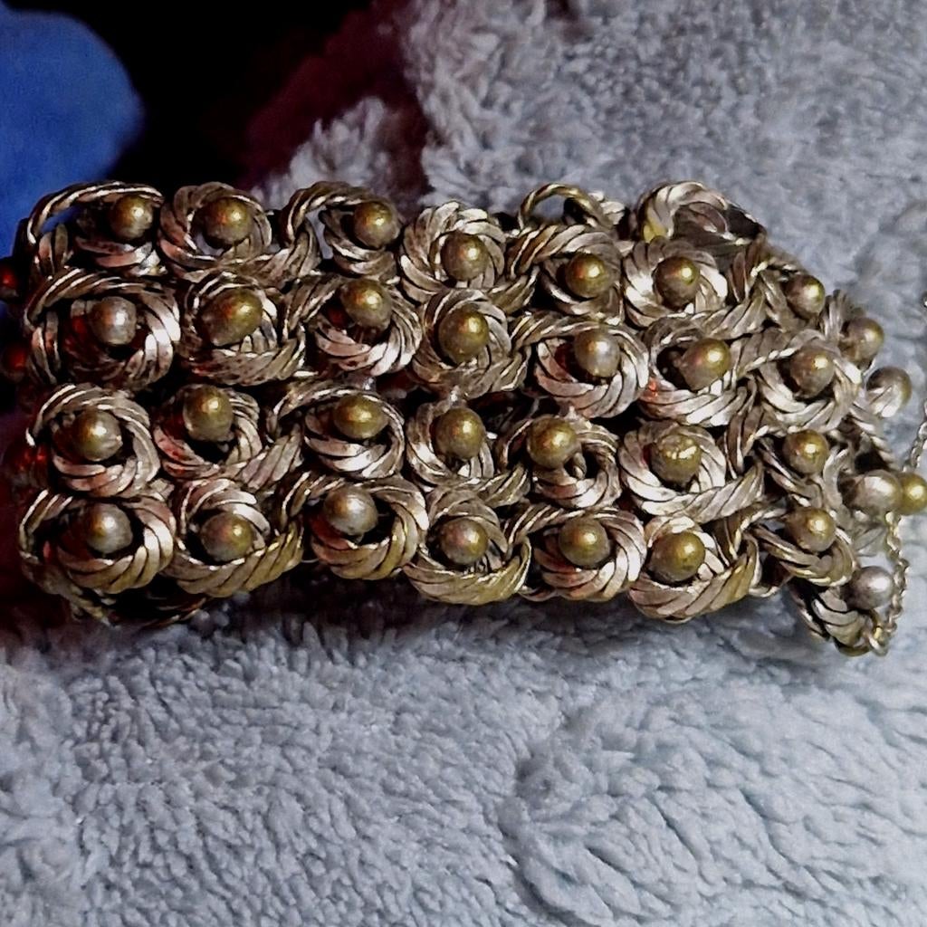 Bracelet esclave très travailler, et très joli. Il est en, Enlèvement ou Envoi, Comme neuf, Avec perle, Argent