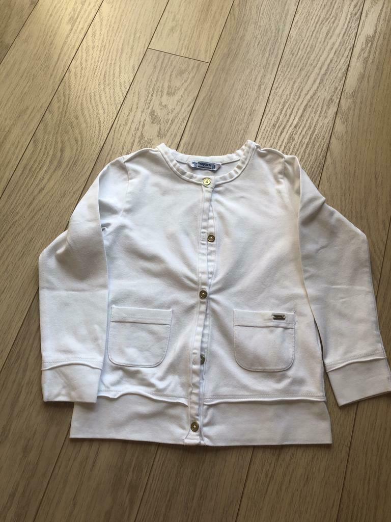 Wit giletje Mayoral, Kinderen en Baby's, Kinderkleding | Maat 98, Gebruikt, Mayoral, Trui of Vest, Verzenden