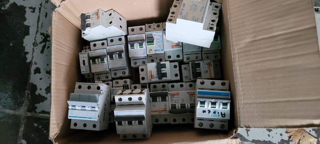 Zekeringen en differentieel, Doe-het-zelf en Bouw, Ophalen of Verzenden, Gebruikt