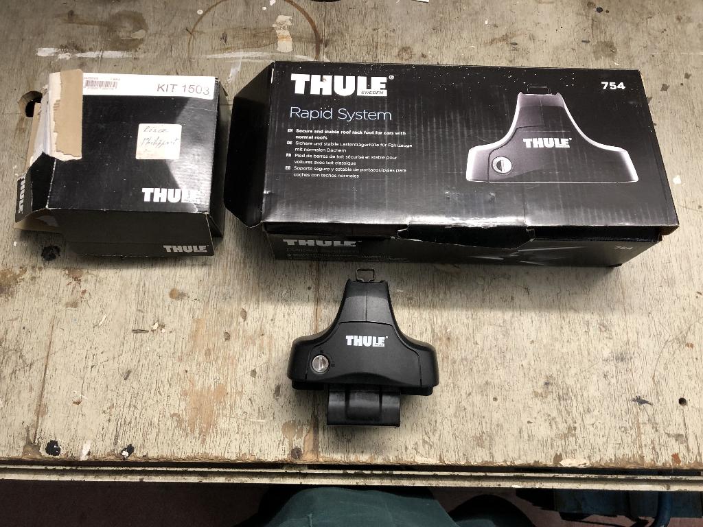 Pieds de barre de toit Thule 754 + kit 1503, Auto diversen, Dakdragers, Ophalen, Zo goed als nieuw