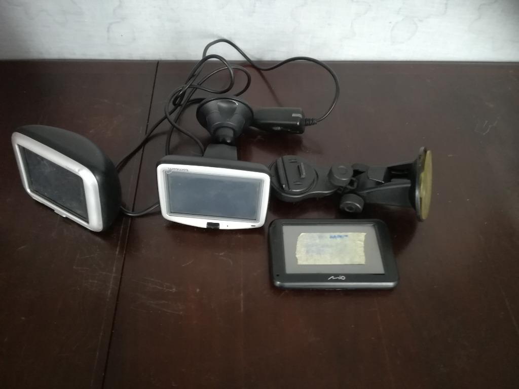 Oude GPs toestellen Tomtom en Mio. Voor onderdelen., Ophalen of Verzenden