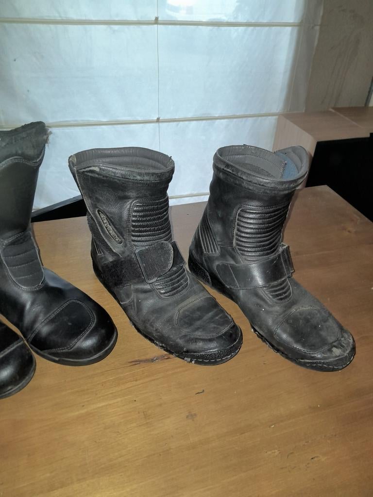 Chaussures de moto, Enlèvement