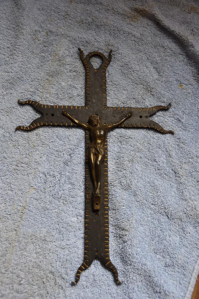croix en fer forgé, Enlèvement ou Envoi