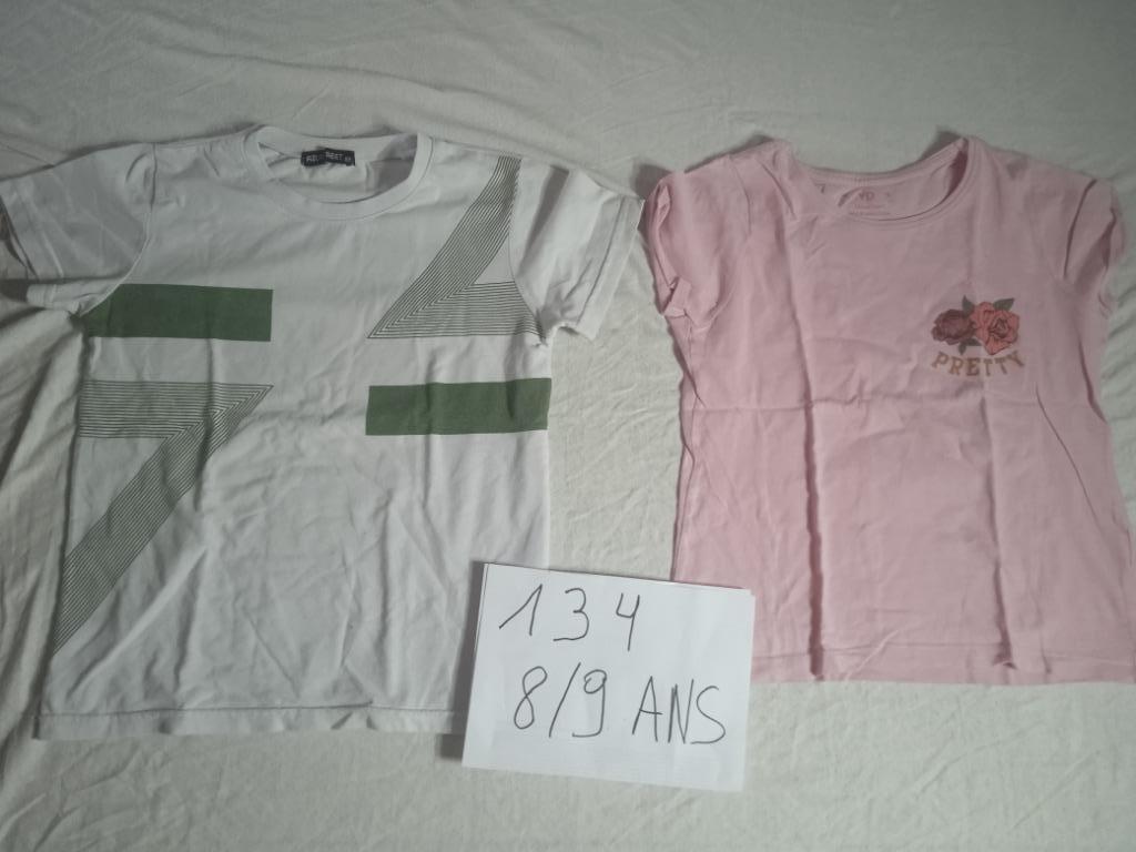 A vendre 2 t-shirts, 3 robes et 2 pulls fille 134, Enfants & Bébés, Enlèvement, Comme neuf, Fille