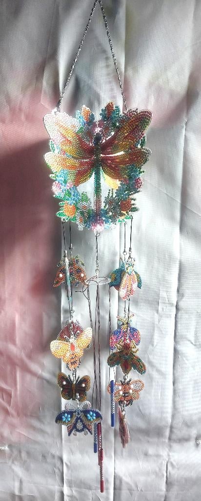 Grand carillon "papillons" en acrylique et perles strass, Enlèvement ou Envoi, Neuf