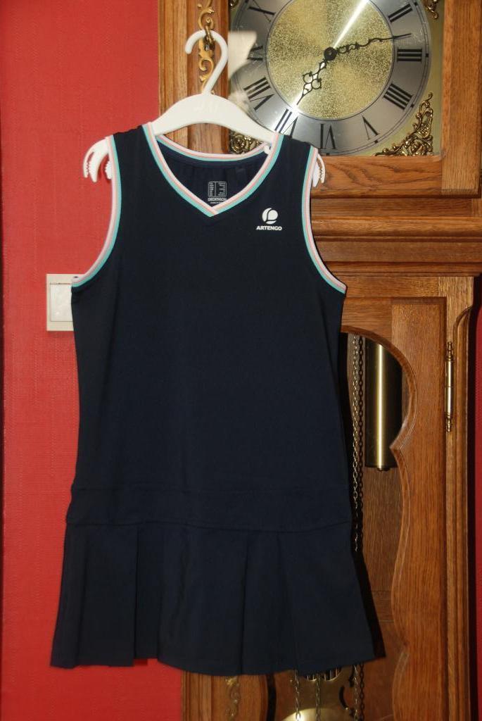 Robe de tennis"ARTENGO" bleu marine sans manches 10A TBEtat, Enlèvement ou Envoi, Comme neuf, Vêtements, Autres marques