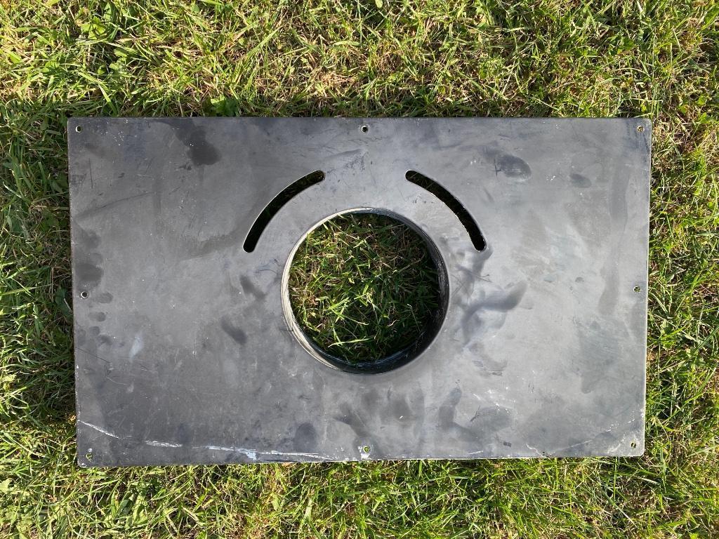 Plaque de finition pour cheminée ventilée 50x30cm diam 145mm, Maison & Meubles, Cheminées, Utilisé, Cheminée au bois, Envoi