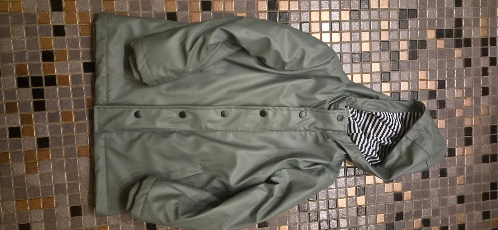 jas hema regenjas 122/128, Ophalen of Verzenden, Zo goed als nieuw, Jongen, Jas