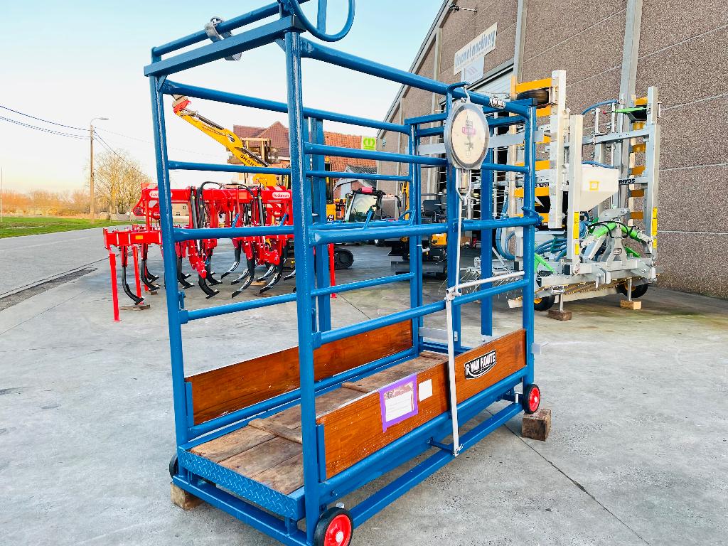 BASCULE/ KLAUWVERZORGINGSBOX/ VAN HOUTE max 1000kg, Ophalen