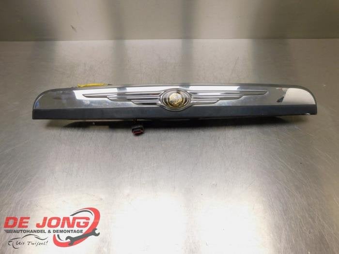 Poignée hayon d'un Chrysler Voyager, 3 mois de garantie, Utilisé, -, -