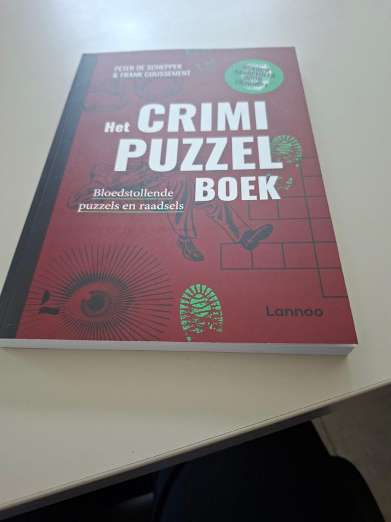 Het crimi puzzelboek., Ophalen