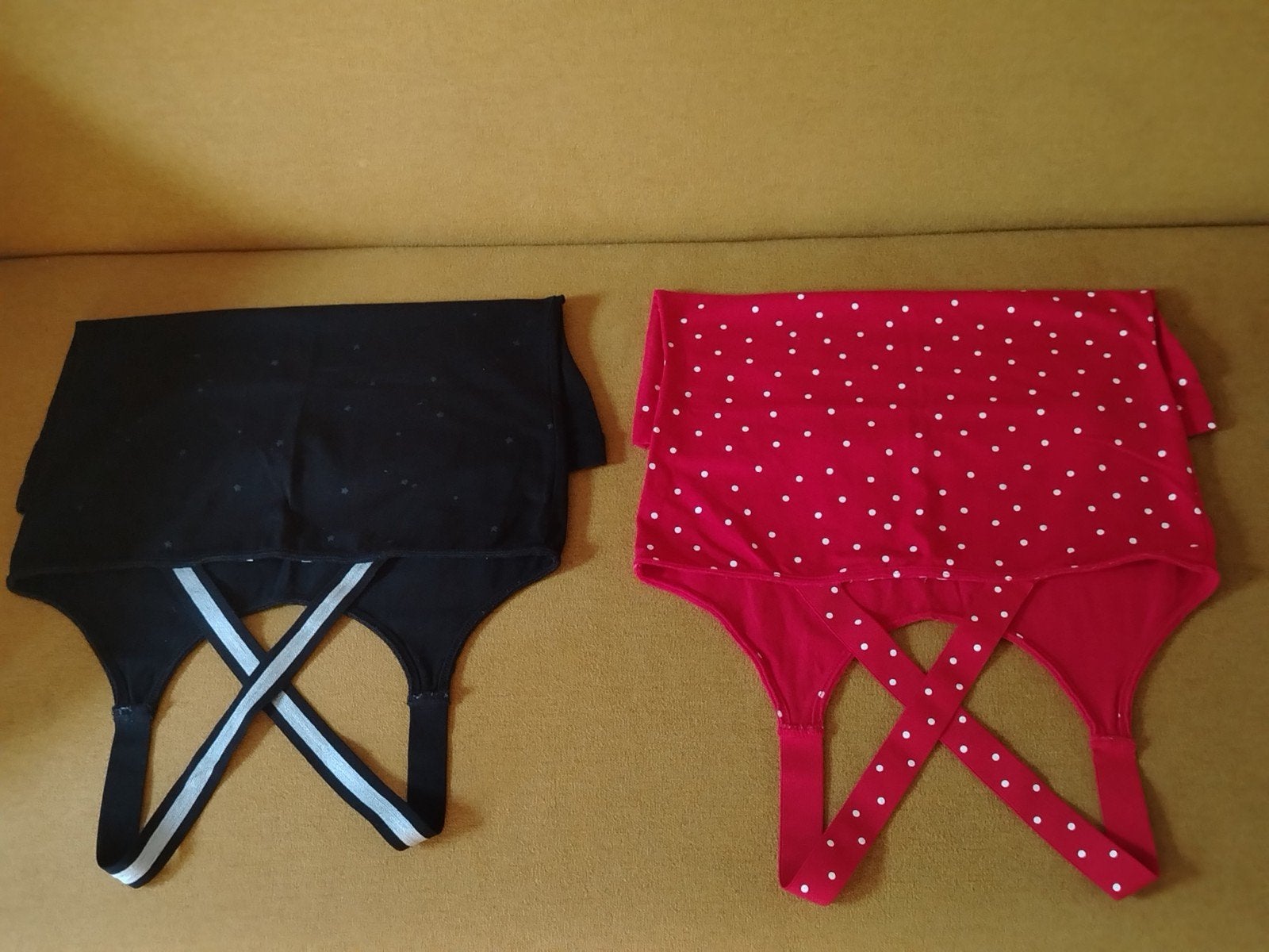 2 TOP IDENTIQUES = DOS CROISÉ - ÉPAULES DÉNUDÉE - TAILLE XS, Sans manches, Enlèvement ou Envoi, Taille 34 (XS) ou plus petite
