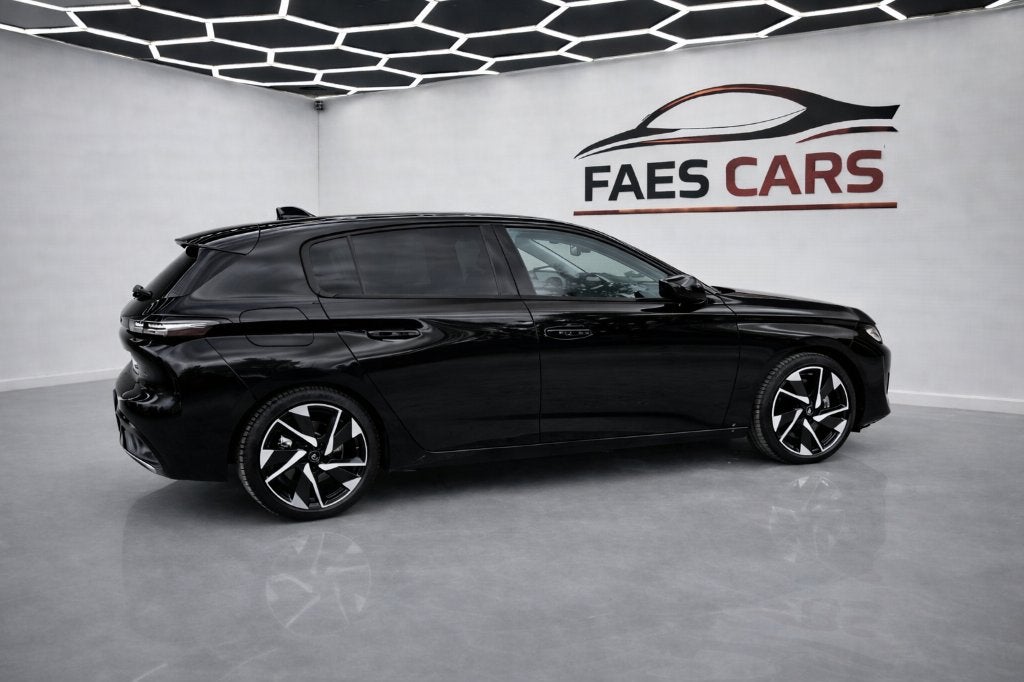 peugeot 308 allure Plugin hybride 1600 cc 132 kw, Auto's, Peugeot, Dealer onderhouden, 4 cilinders, Leder en Stof, Zwart