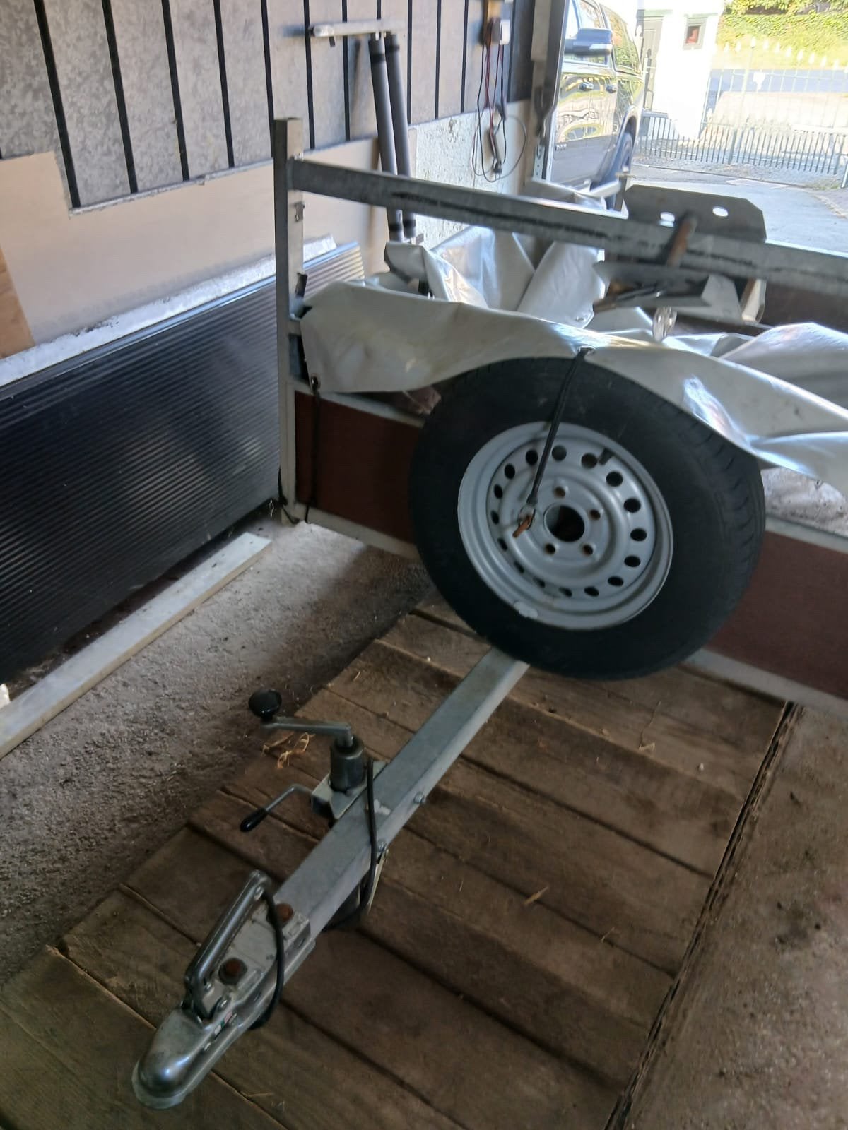 Enkelassige aanhangwagen, Ophalen, Gebruikt
