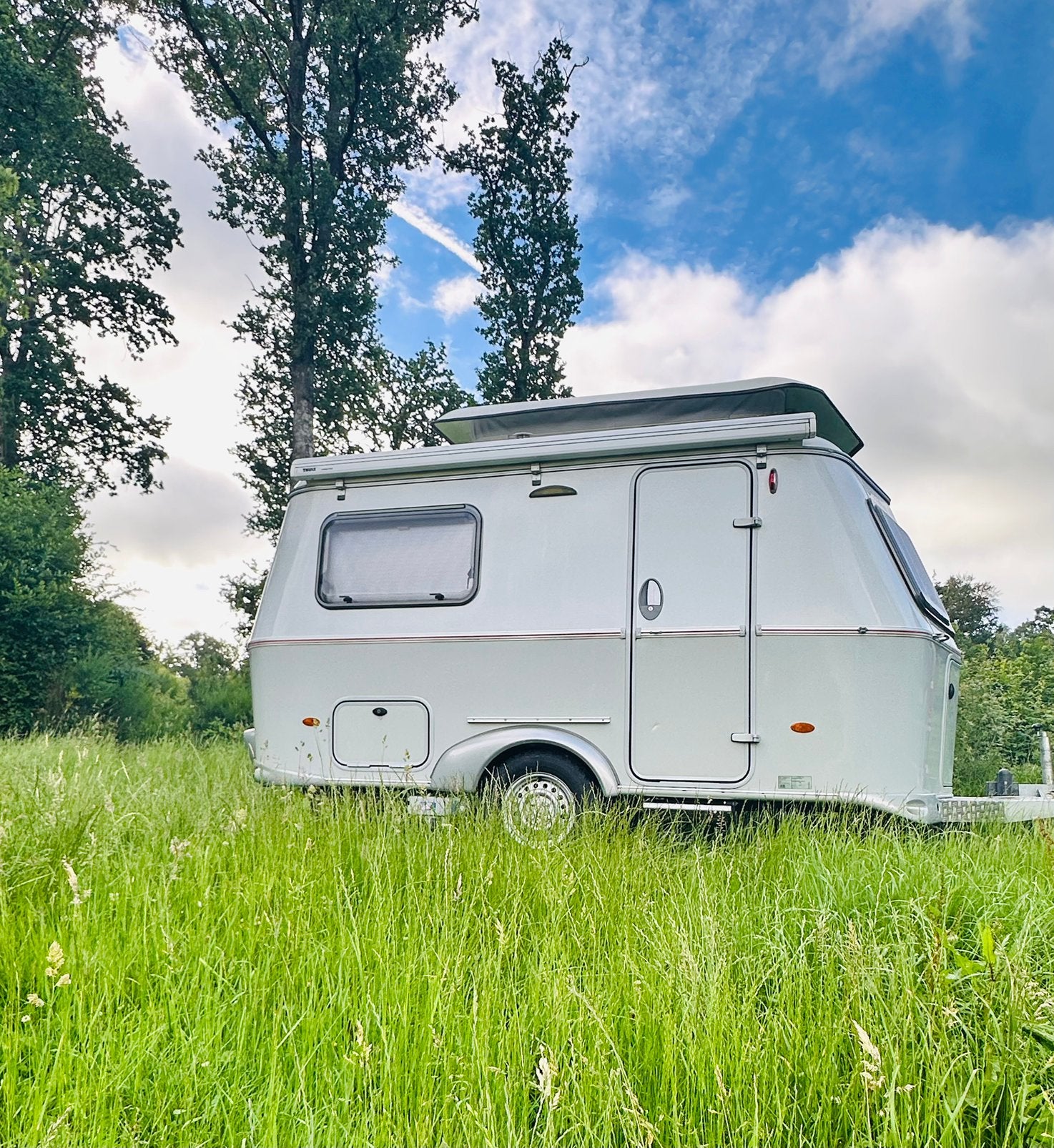 Caravane Eriba Familia GT Touring 3/4 personnes comme neuve!, Jusqu'à 4, 750 - 1000 kg, Particulier, Siège standard