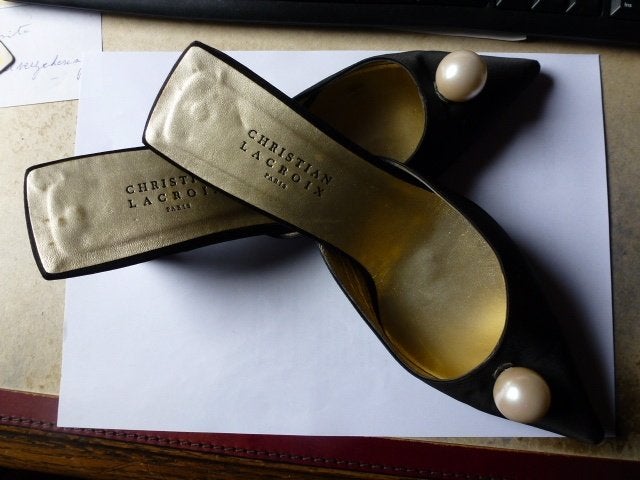 Luxe slippers voor binnen. ( in stof ), Slippers, Zwart, Ophalen of Verzenden, Gedragen