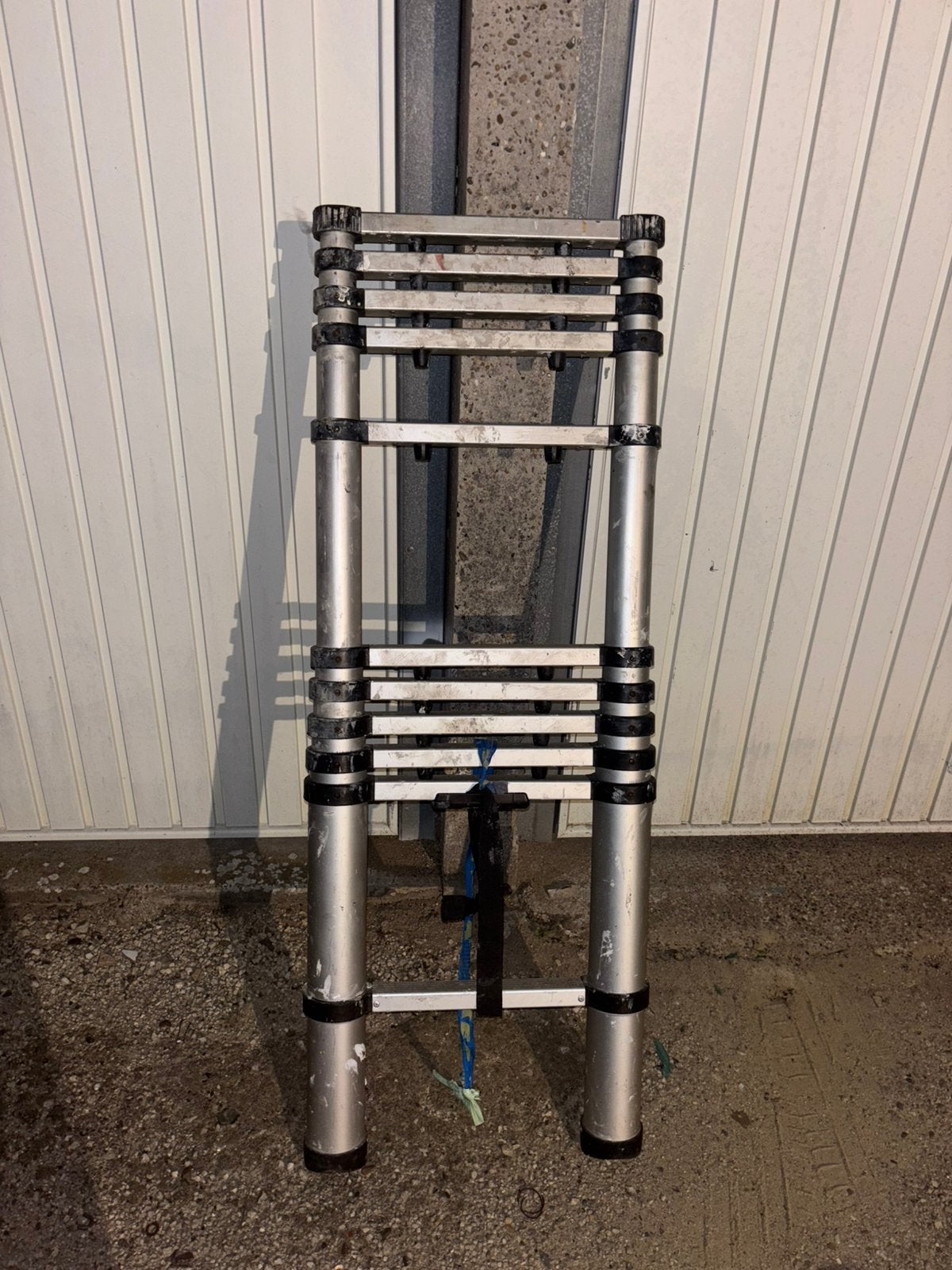 Inklapbare telescopische ladder – aluminium, Doe-het-zelf en Bouw, Ladders en Trappen, Zo goed als nieuw, Ladder, Ophalen
