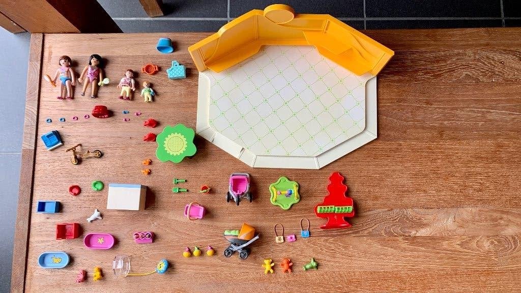 PLAYMOBIL City Life 5570 — École maternelle/groupe de jeu, Comme neuf, City life, Figurines, Kit complet