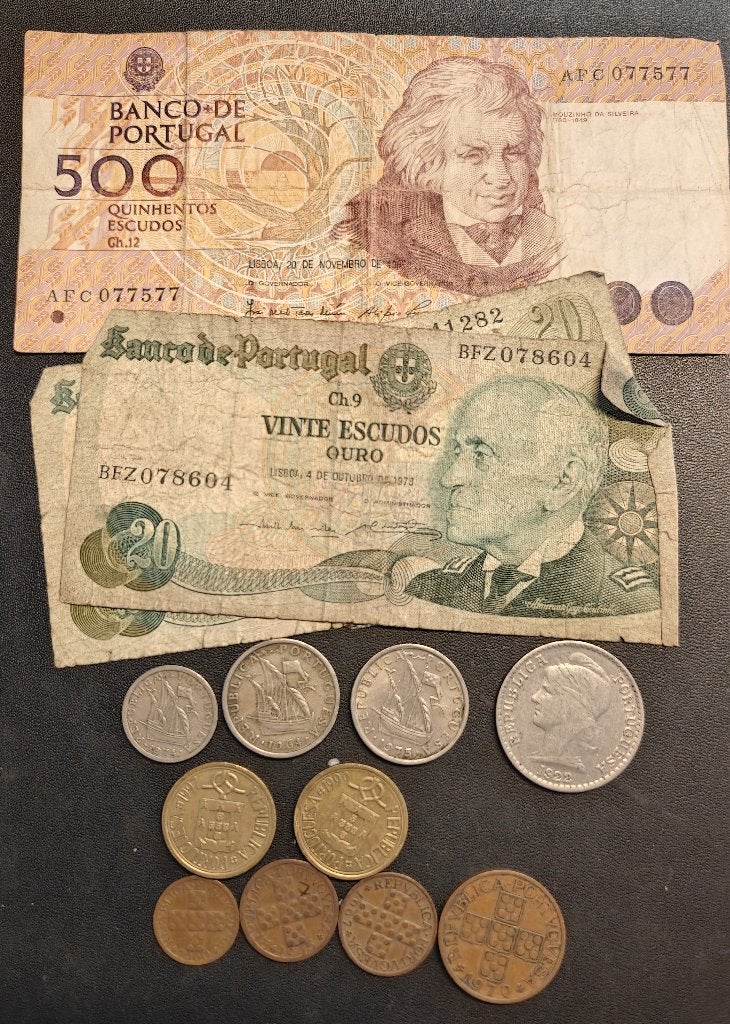 Lot d'escudos portugais, Enlèvement, Monnaies et Billets de banque