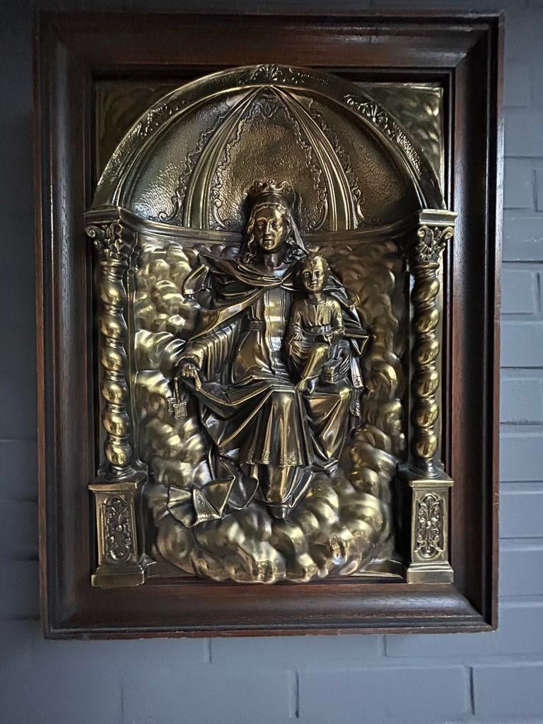 Plaque en relief en cuivre antique « Vierge à l'Enfant », Antiquités & Art, Enlèvement, Cuivre
