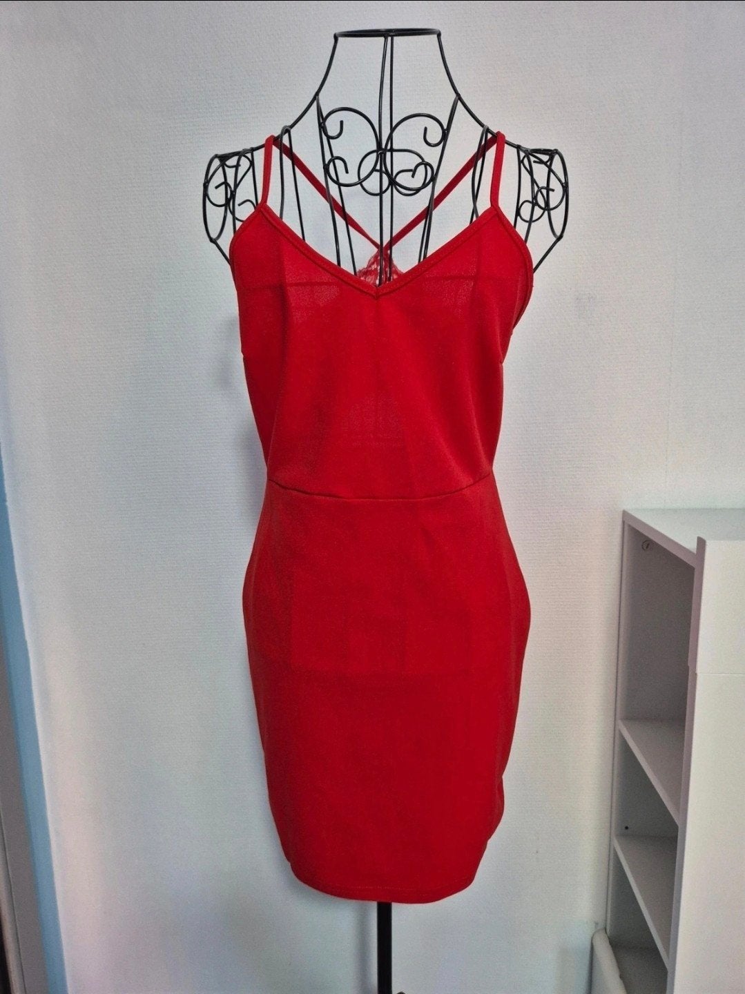 Robe rouge M dos dentelle, Rouge, Taille 38/40 (M), Enlèvement ou Envoi, Comme neuf