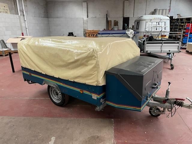 Grote campingcar Raclet met voortent en luifel, Caravans en Kamperen, Ophalen, Meerkleurig, Raclet, Aanwezig