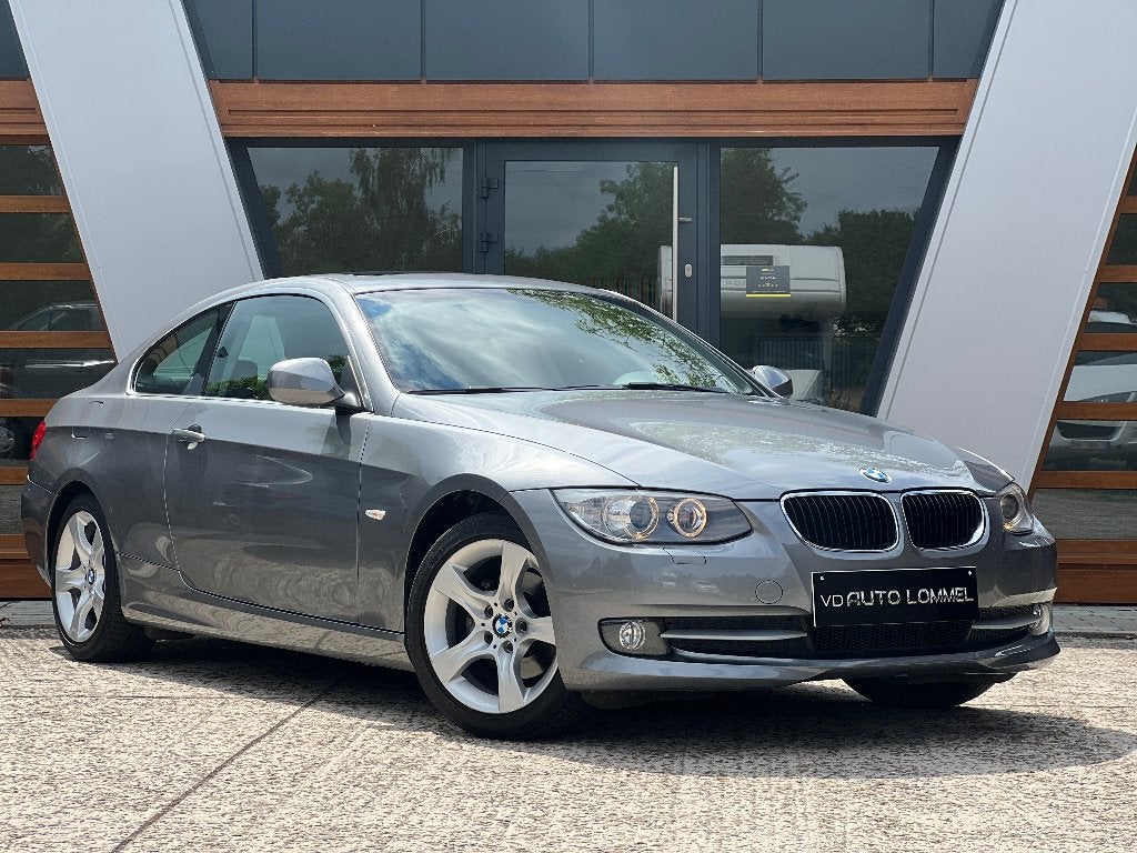 BMW E92 320i Coupé / 44000KM/ GARANTIE, Auto's, Euro 5, 1995 cc, Zwart, 4 cilinders