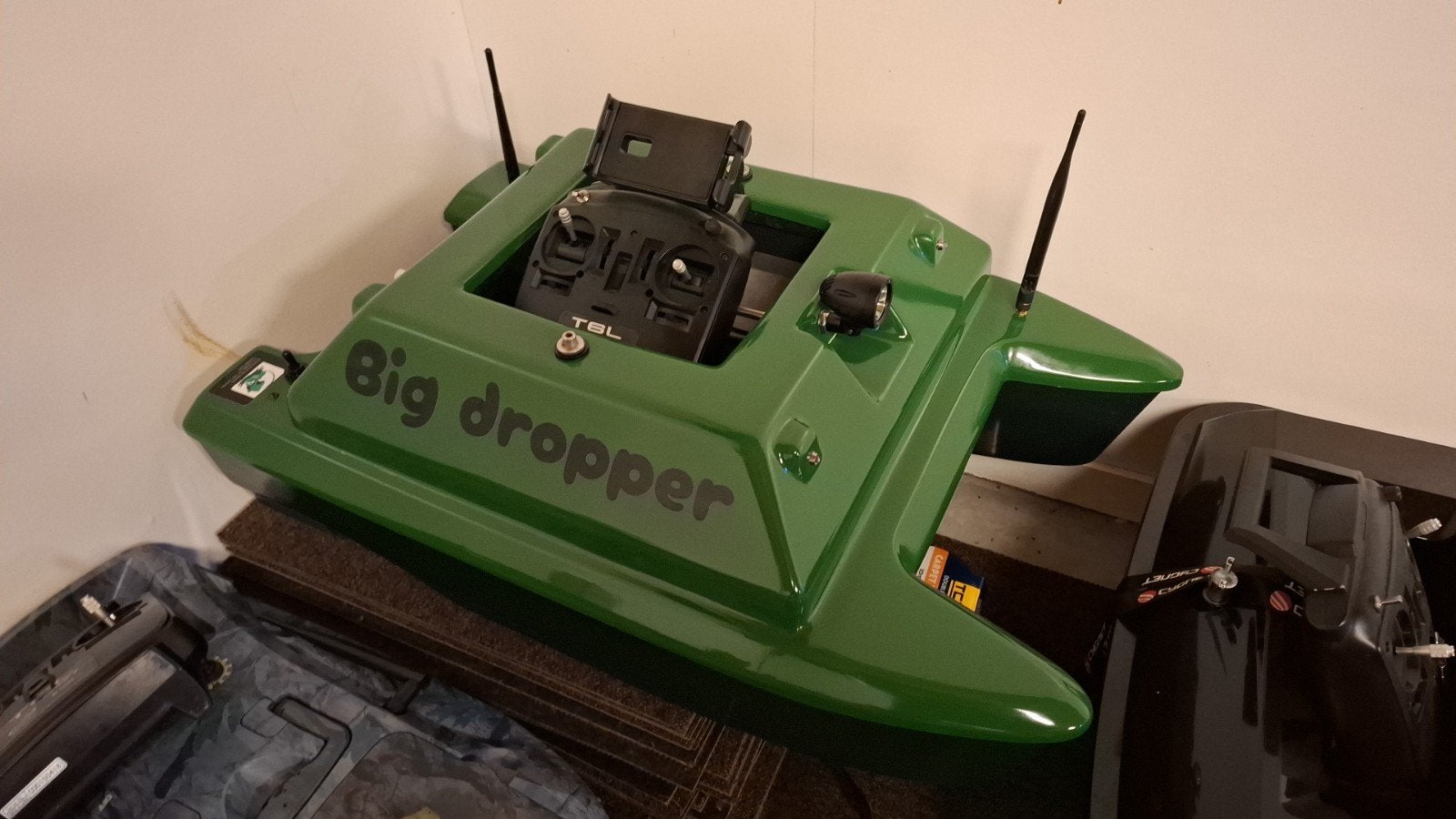Voerboot dominator baitboats vanaf 250 euro met garantie, Ophalen of Verzenden